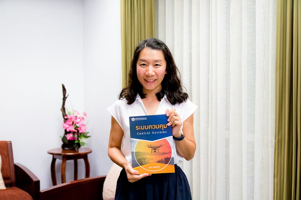 สำนักพิมพ์ ม.นเรศวร จัดลงนามสัญญาอนุญาตให้ใช้สิทธิ์และจัดพิมพ์ฯ ตำรา “ระบบควบคุม Control Systems”