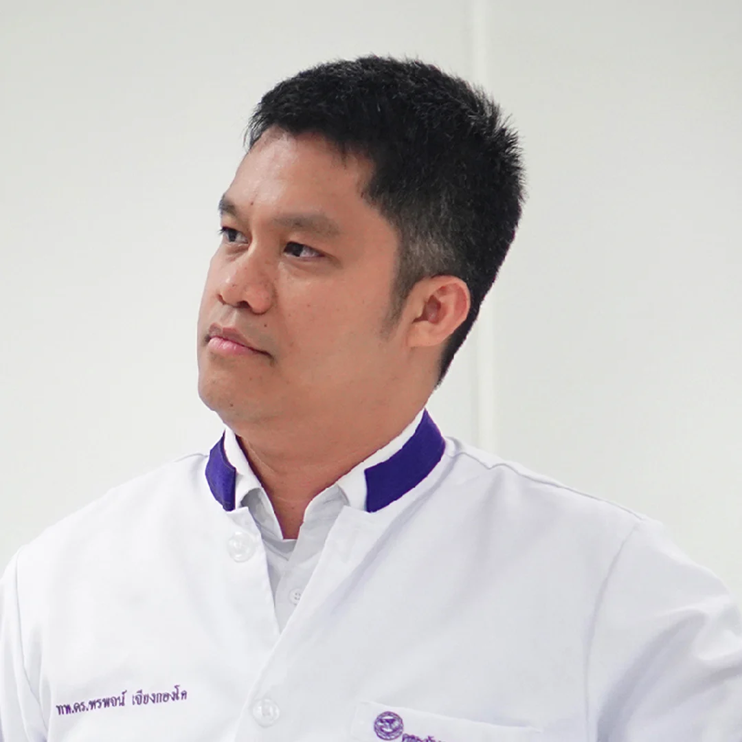 ผู้ช่วยศาสตราจารย์ ดร.ดร.ทพ.พรพจน์ เจียงกองโค