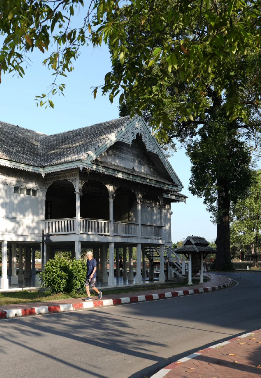 วัด ชุมชน ตลาด บ้านและเรือน ศิลปะและสถาปัตยกรรมเมืองพิษณุโลก - Image 4